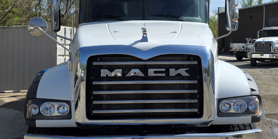 2022 Mack Granite w/Cemen Tech C60 plus options